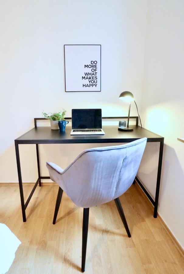 Sapphire Apartment: Free Parking + Netflix + Bathtub Essen Eksteriør billede