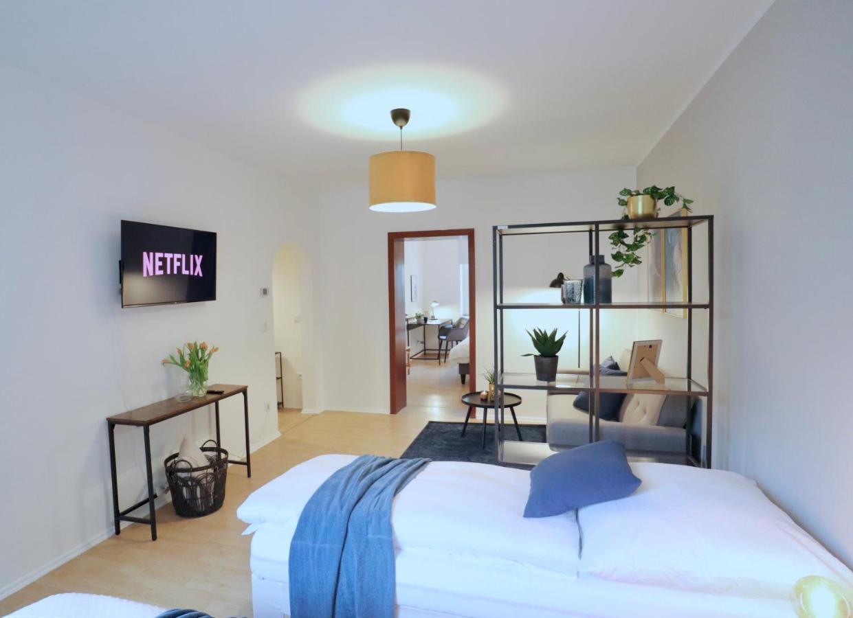 Sapphire Apartment: Free Parking + Netflix + Bathtub Essen Eksteriør billede