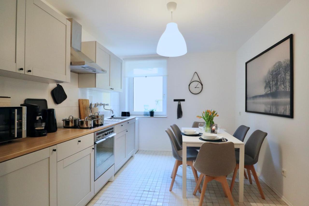 Sapphire Apartment: Free Parking + Netflix + Bathtub Essen Eksteriør billede