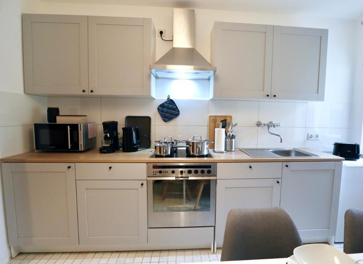 Sapphire Apartment: Free Parking + Netflix + Bathtub Essen Eksteriør billede