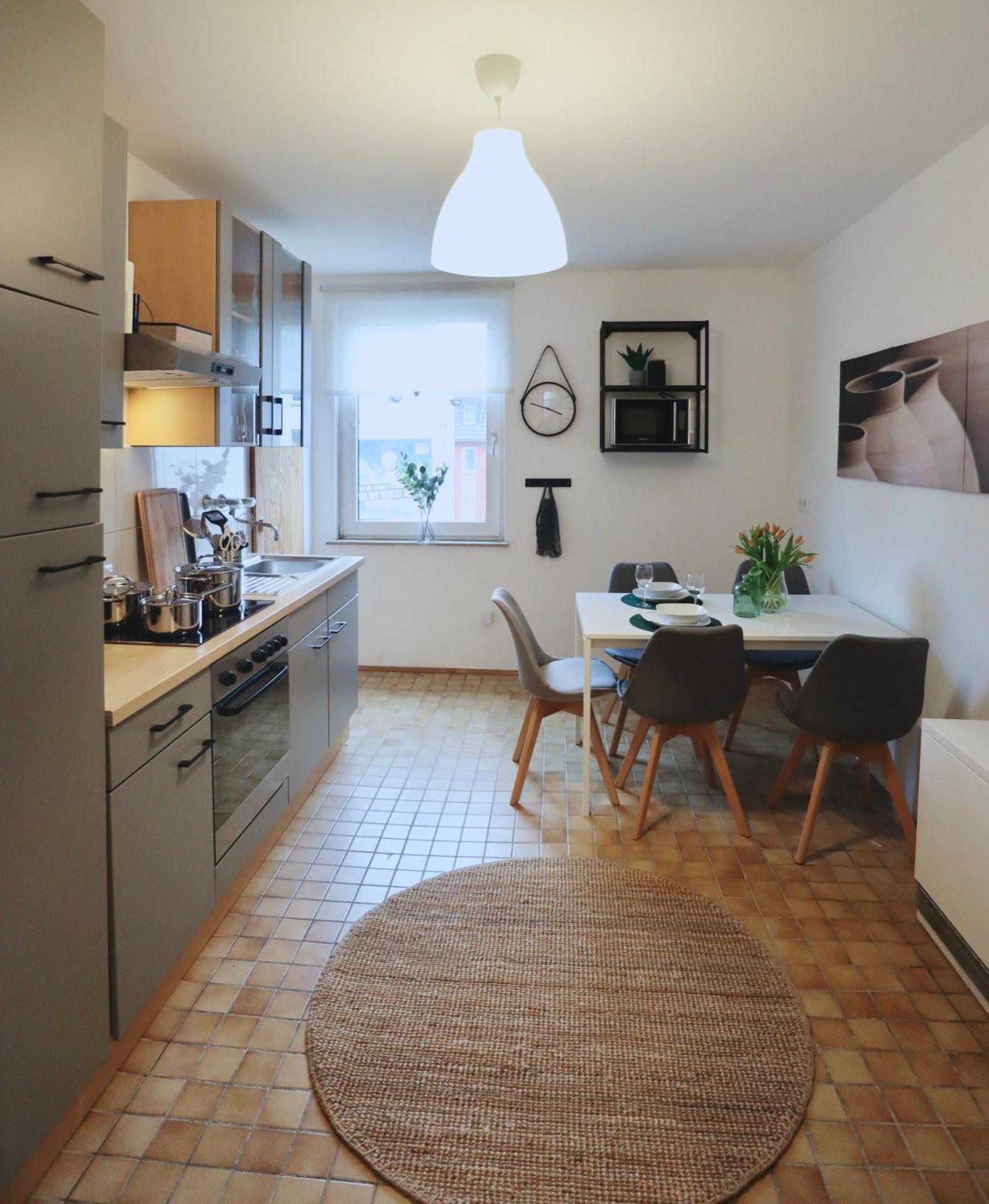 Sapphire Apartment: Free Parking + Netflix + Bathtub Essen Eksteriør billede